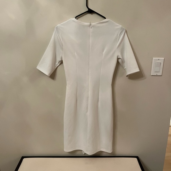 White Double Lined Lulus Midi Dress w/Sleeves - Picture 3 of 5